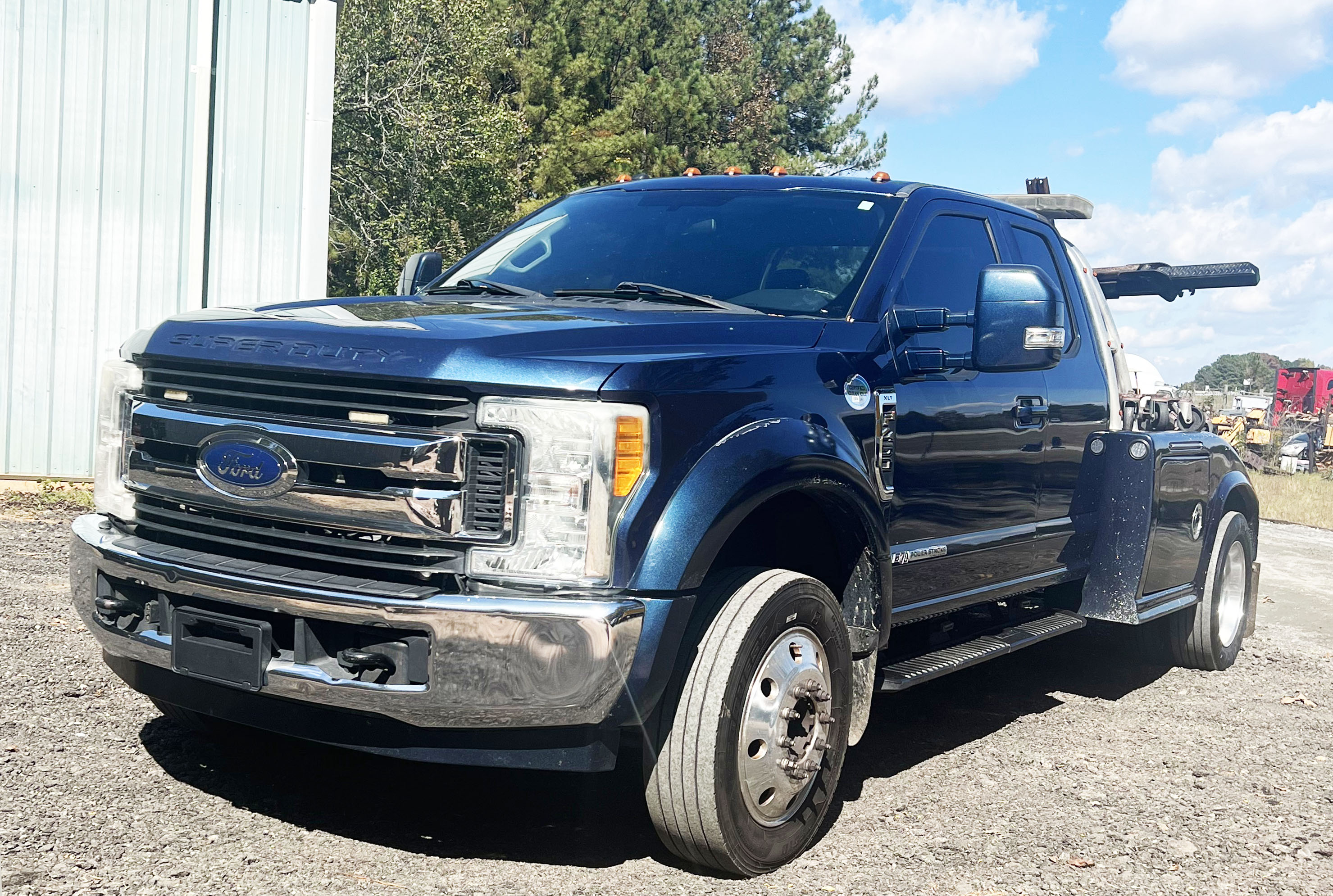 2017 Ford F450 Super Duty XLT 4-Door w/ Vulcan 810 Wrecker - Equip-Used.com